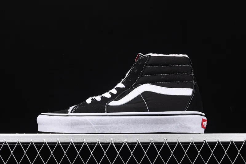All categories Vans Vans series Vans Hi Vans high-top plus velvet Vans Sk8 Hi Vans classic winter plus velvet high-top casual sneakers VN000D5IB8C